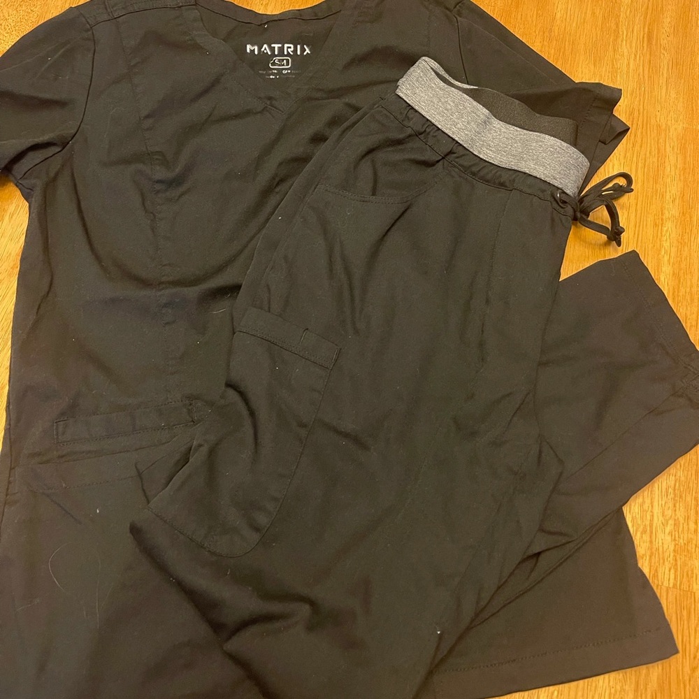Black scrub set